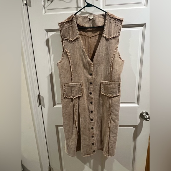 POL Dresses & Skirts - POL Studded Camel Corduroy Sleeveless Distressed Dress Duster Sz large Festival